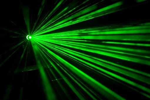 Grönt laserljus.